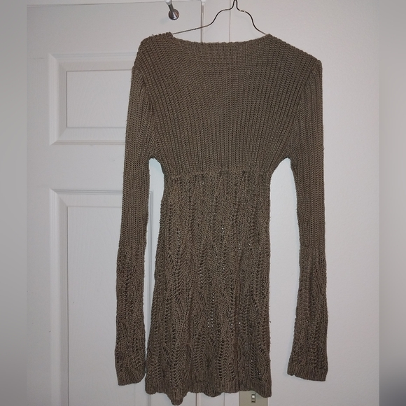 Y2K Taupe Sweater - Picture 3 of 8